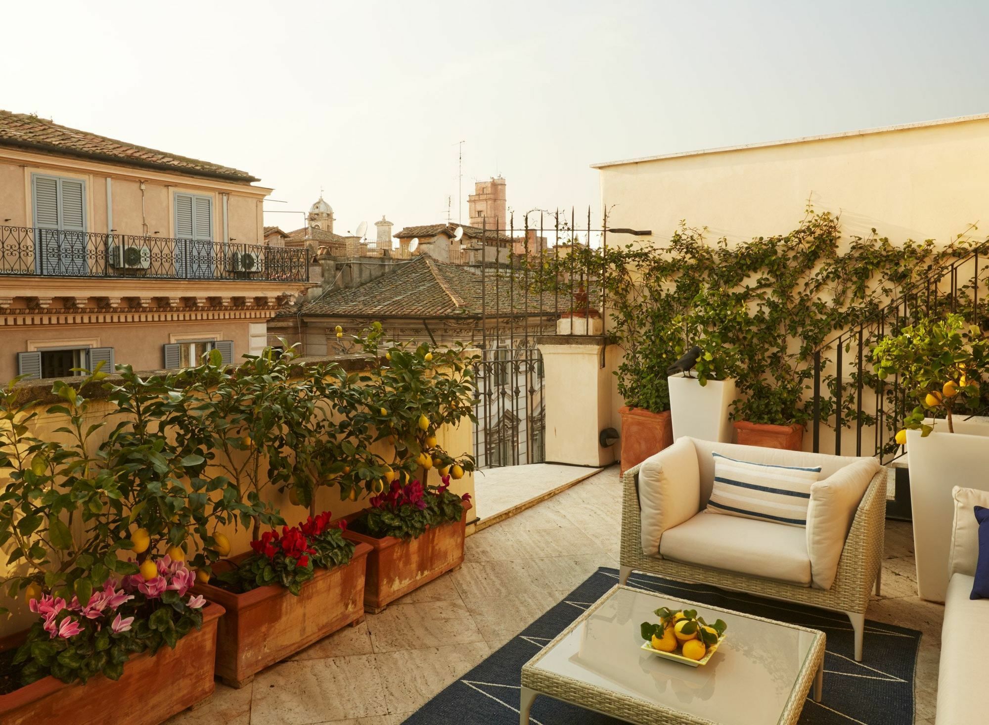 Via Del Corso - Three Bedroom Penthouse Roma